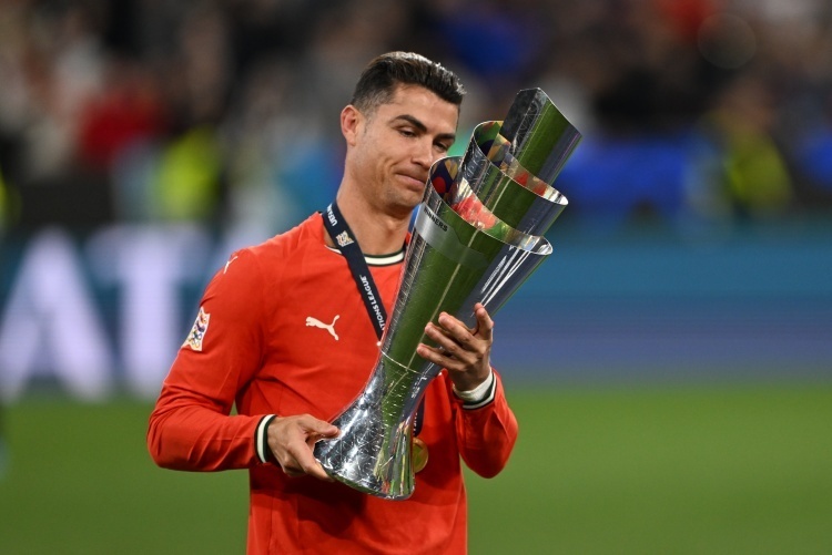 西班牙翻盘葡萄牙，罗德里戈送出助攻